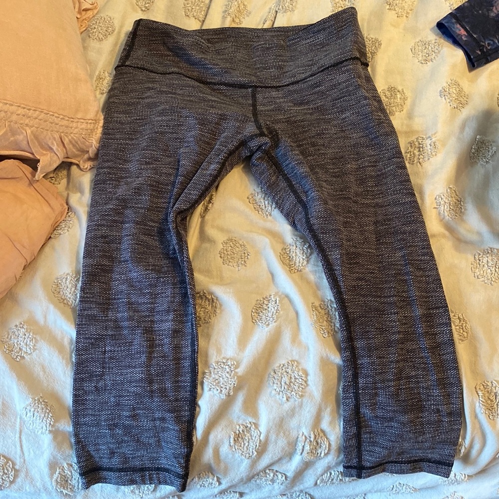 Grey Patterned Lululemon Wunder Under Leggings - image 1